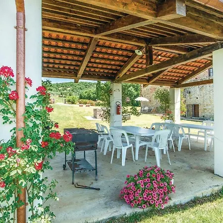 52 With Outdoor Swimmingpool *